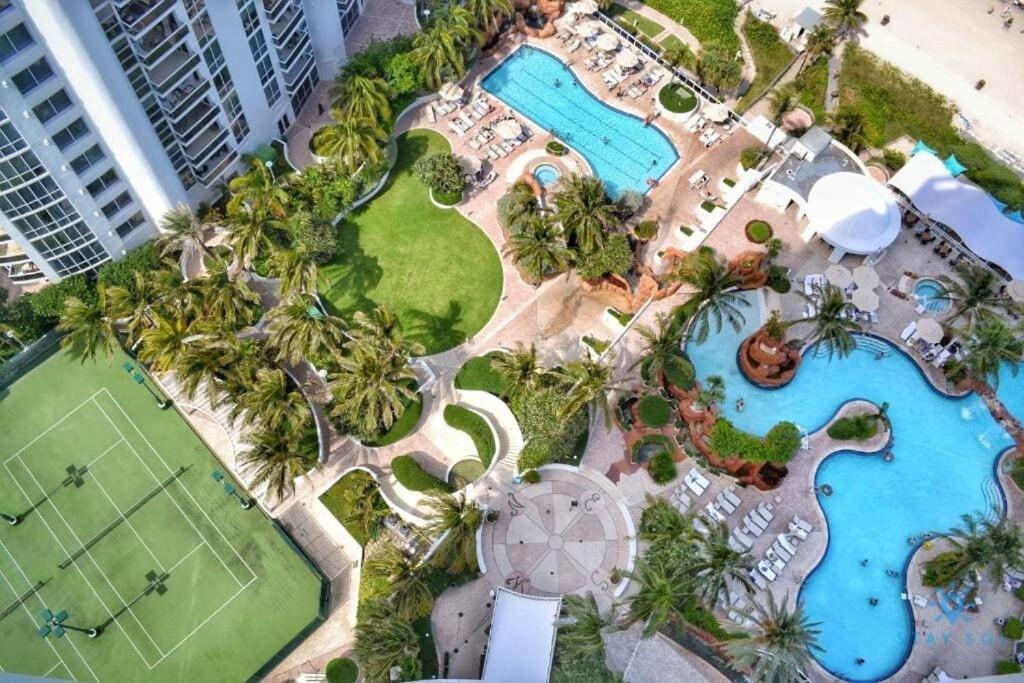 Luxury Bayfront Studio With Balcony Amazing Pool Hotel Sunny Isles Beach Exterior photo