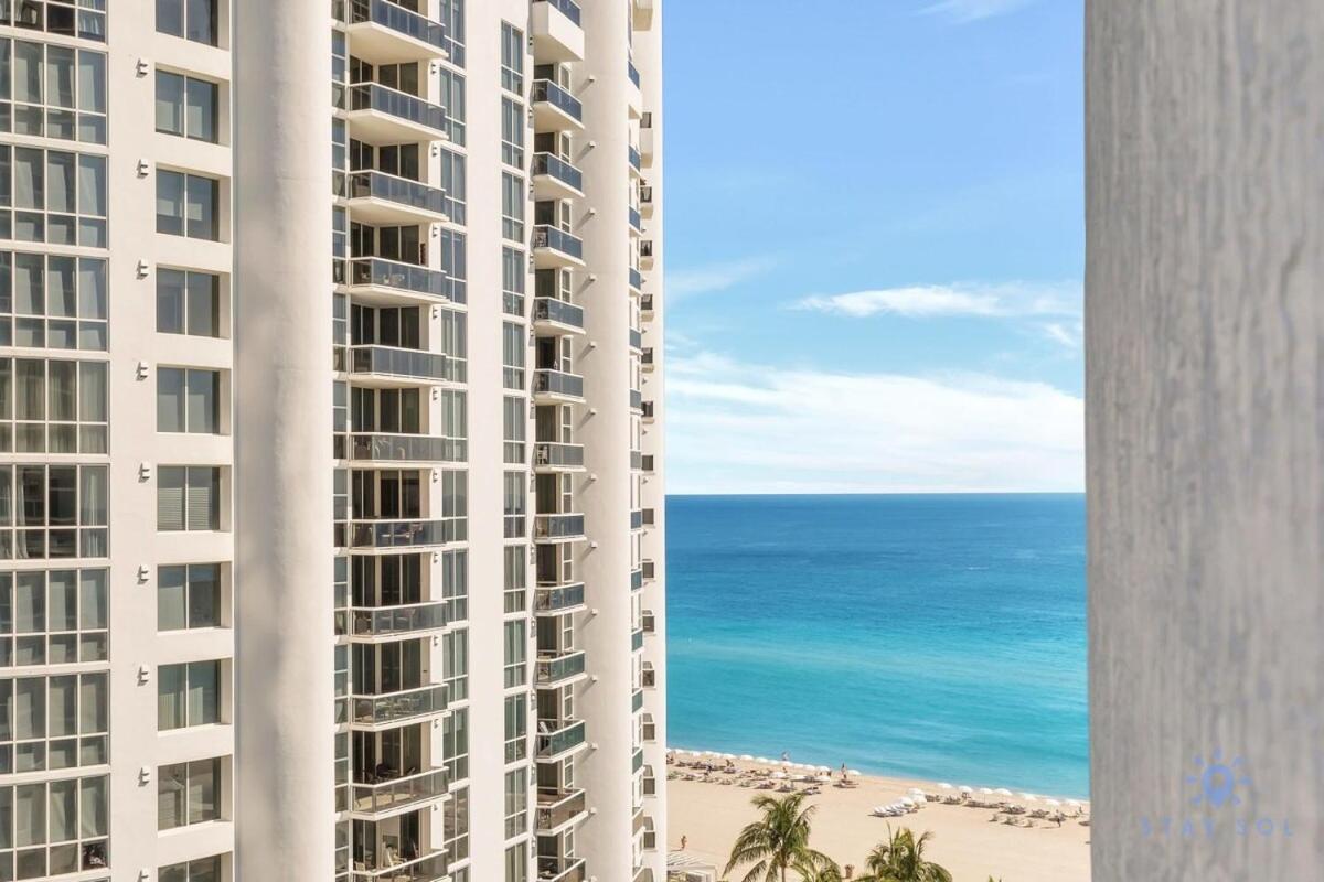 Luxury Bayfront Studio With Balcony Amazing Pool Hotel Sunny Isles Beach Exterior photo