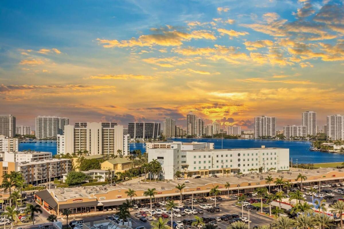 Luxury Bayfront Studio With Balcony Amazing Pool Hotel Sunny Isles Beach Exterior photo