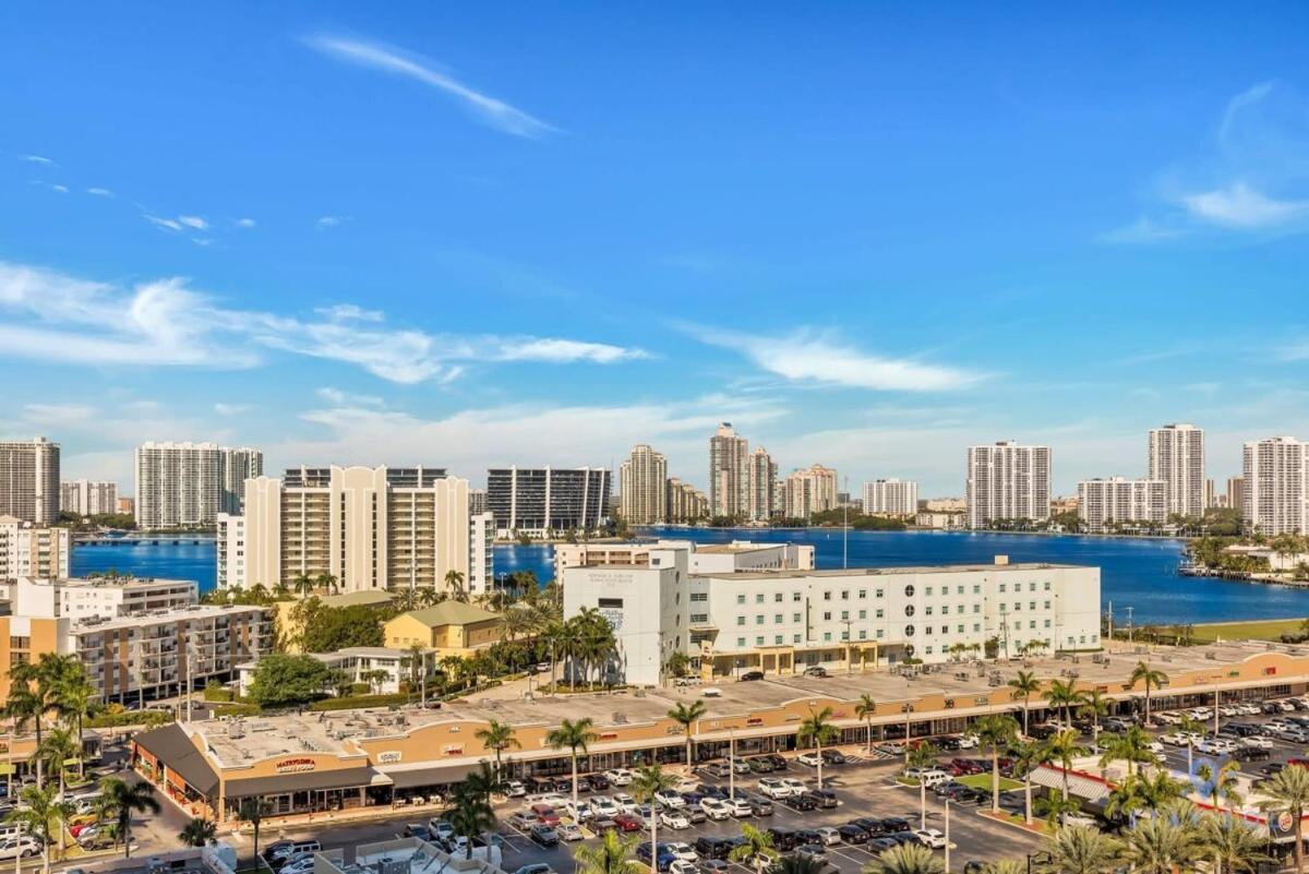 Luxury Bayfront Studio With Balcony Amazing Pool Hotel Sunny Isles Beach Exterior photo